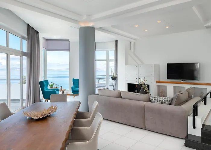 Monte Smith Luxury Villa