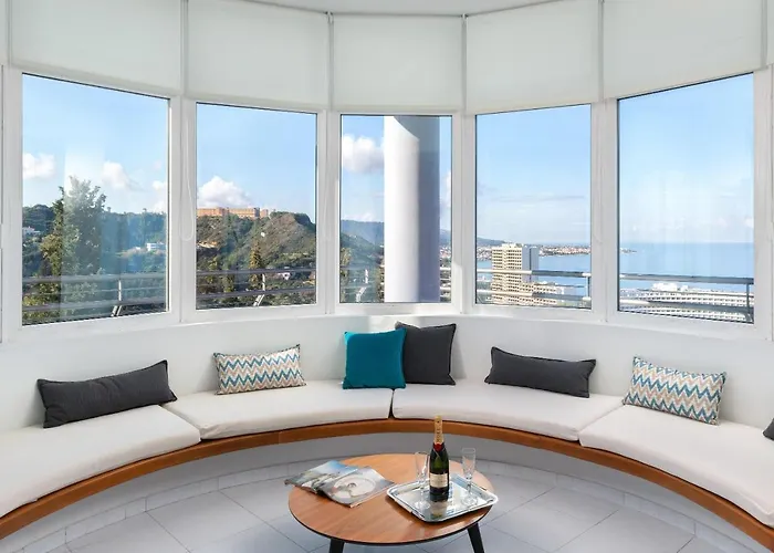 Monte Smith Luxury *