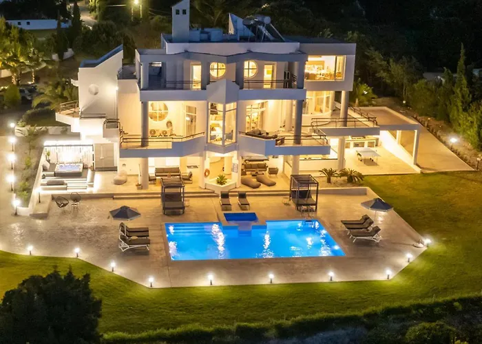 Monte Smith Luxury *