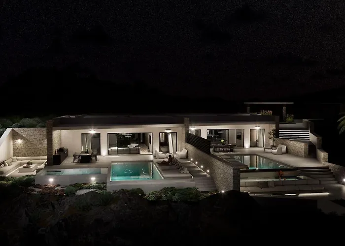 Monte Smith Luxury *