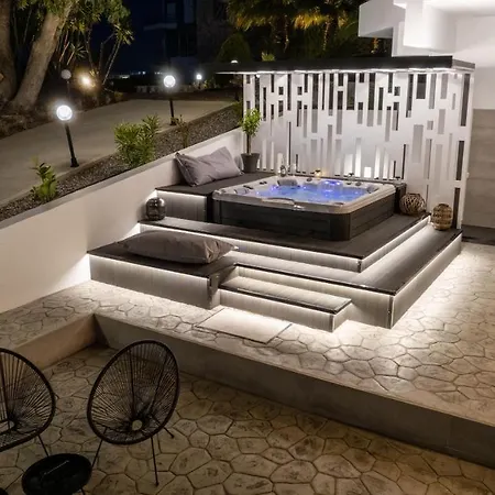Monte Smith Luxury Villa