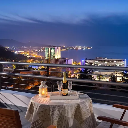 Monte Smith Luxury *