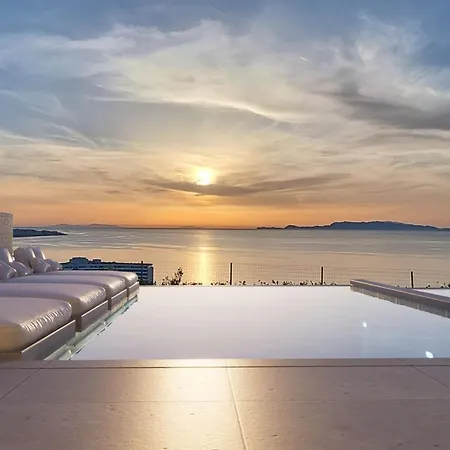 Monte Smith Luxury Villa