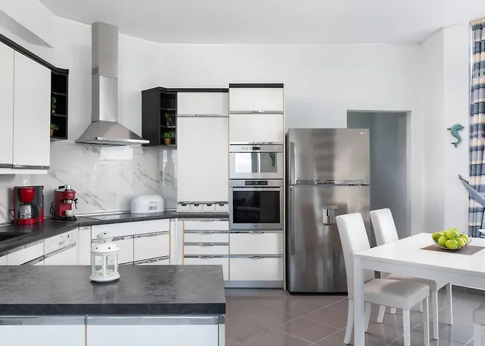 Monte Smith Luxury Rhodes City